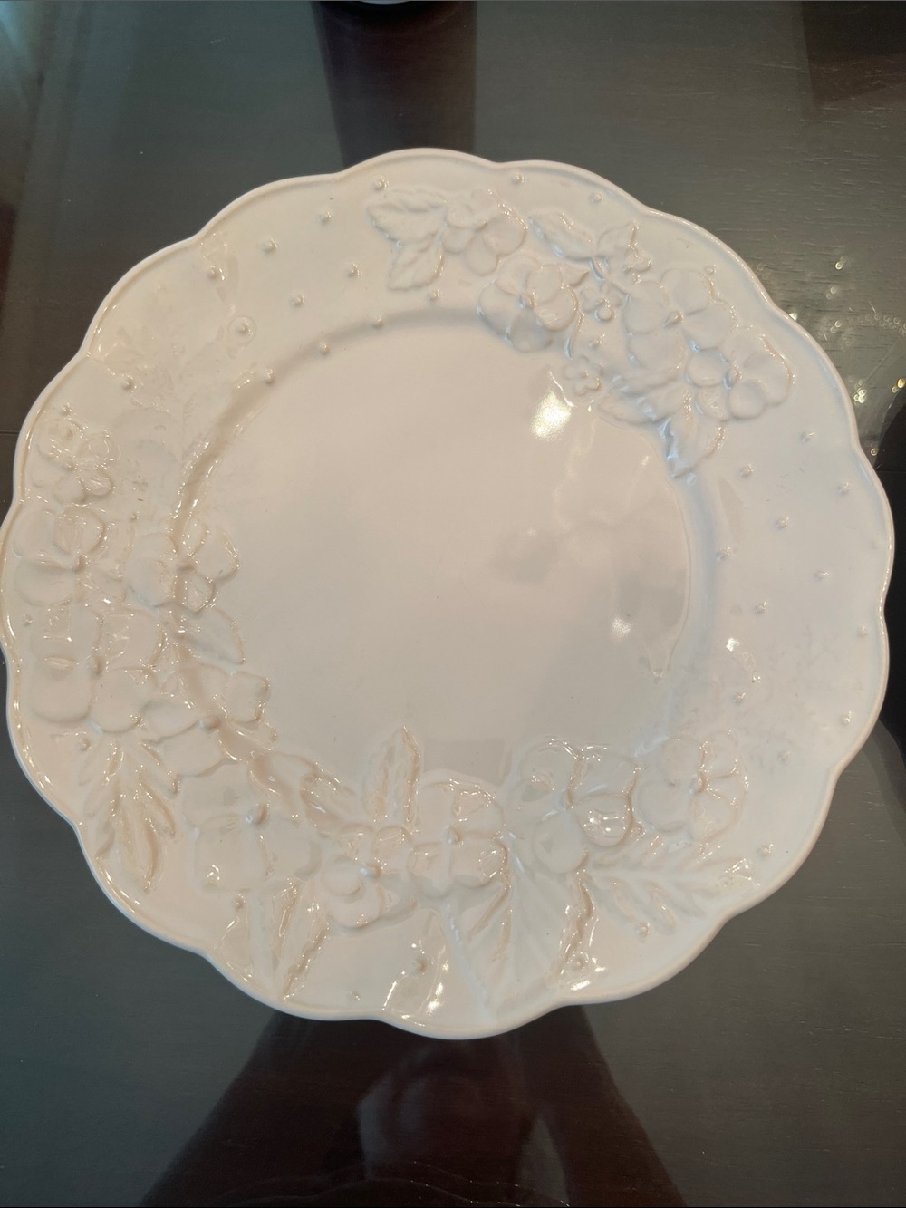 4 White Floral Embossed Dinner Plates - Bordallo Pinheiro